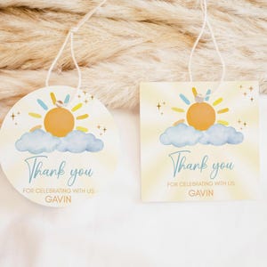 Bearbeitbarer blauer kleiner Sonnenschein Geburtstags-runder Bevorzugungsanhänger, unser kleiner Sonnenschein-Party-Tag, Boho Sun-Geburtstagsgeschenk-Anhänger, Junge 1. Geburtstag-Anhänger 63BD