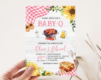 Redigerbar solrosrosa Baby-Q babyshowerinbjudan, babyshowerinbjudan för flicka med BBQ-motiv, babyshowerinbjudan med blommigt bakgårdsmönster och picknick, 0820
