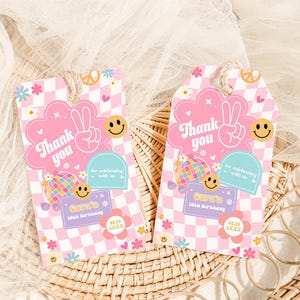Étiquettes modifiables de faveur d'anniversaire Peace Out à un chiffre, étiquettes pour cadeaux visage sourire damier rétro, étiquette de fête 10e anniversaire disco groovy hippie 77BD