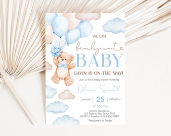 編集可能な「We Can Bearly Wait」ベビーシャワー招待状、男の子のボヘミアンベアベビーシャワー招待状、青いバルーンベアベビーシャワー招待状テンプレート、01018