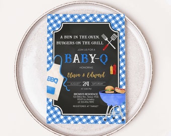 Bearbeitbare Blaue Baby-Q-Babyparty-Einladung, BBQ-Paare-Hinterhof-Babyparty-Einladung, Brötchen im Ofen-Gingham-Babyparty-Einladung, 0842