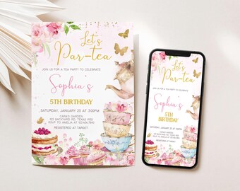 Könnte beinhalten: Rosa-goldene Einladung zu einer Tee-Party mit Schmetterlingen, Teetassen und Cupcakes. Die Einladung lautet "Let's Par-tea" und "Sophia's 5th Birthday".