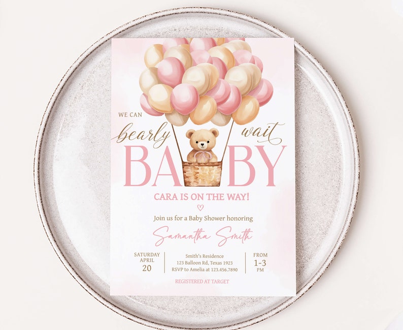 Invito rosa modificabile We Can Bearly Wait per baby shower, invito per baby shower, ragazza orsetta, invito per baby shower con mongolfiere, 0701 immagine 1