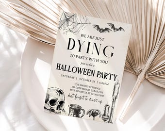 Puede incluir: Una invitación a una fiesta de Halloween en blanco y negro con el texto "We are just dying to party with you. Join us for a Halloween party. Saturday, October 26, 6:00 PM. The Smith's Residence, 123 Goth Manor, Texas 1935. RSVP to Amelia at 123.456.7890. Don't forget to dress up."