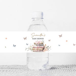 Bearbeitbar Ein neues Kapitel beginnt mit der Babyparty Flaschenetikett, Kokette Storybook Babyparty Etikett, Neutral Buch Babyparty Flaschenaufkleber 01083