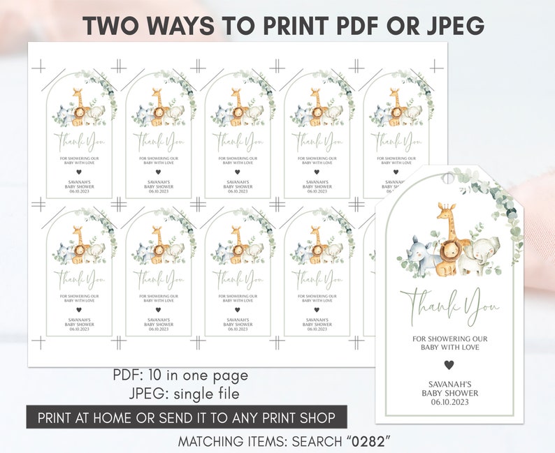 Puede incluir: Etiquetas de agradecimiento para baby shower con ilustraciones de animales de safari. Las etiquetas blancas presentan una jirafa, un le&oacute;n, un elefante y un rinoceronte. El texto incluye "Thank You" y "For Showering Our Baby With Love."