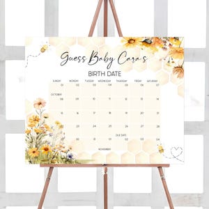 Bearbeitbar Ein kleiner Honig ist auf dem Weg Babyparty Fälligkeitsdatumskalender, Sweet as Can Bee Babypartykalender, Wildblumen-Honigbienendusche 01024