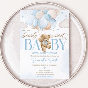 Invitación editable para baby shower con globo de oso niño, podemos esperar con paciencia la invitación para baby shower, plantilla de invitación para baby shower con oso boho azul 0623 imagen 1