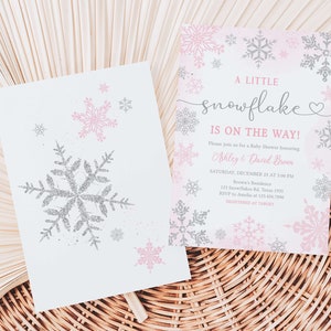 Redigerbar rosa liten snöflinga babyshowerinbjudan, inbjudan till babyshower med vintersnöflinga för flicka, mall för inbjudan till vinterbabyshower, 0536 bild 2