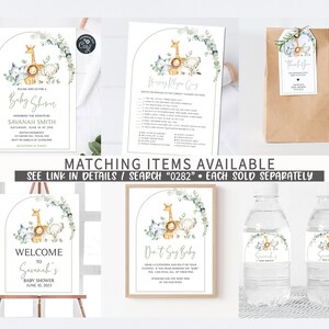 K&ouml;nnte beinhalten: Ein Set druckbarer Babyparty-Dekorationen mit Dschungeltier-Motiv. Die Dekorationen beinhalten ein Willkommens-Schild, ein &bdquo;Sag nicht Baby&ldquo;-Schild, eine Spielkarte, einen Geschenktaschen-Anh&auml;nger und Wasserflaschen-Etiketten. Die Dekorationen sind in Gr&uuml;n-, Braun- und Beiget&ouml;nen gehalten und zeigen Illustrationen einer Giraffe, eines L&ouml;wen, eines Affen und eines Elefanten.