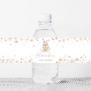 Bearbeitbares rosa Blumenkaninchen-Babyparty-Flaschenetikett, es ist ein Mädchen Somebunny-Babyparty-Wasseretikett, Blumenkaninchen-Flaschenaufkleber, 01008