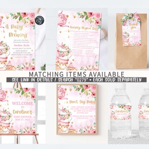 Może przedstawiać: Zestaw drukowanych dekoracji na baby shower w stylu filiżanki i czajnika. Zestaw zawiera tabliczkę powitalną, quiz z rymowankami dla dzieci, grę "nie m&oacute;w dziecko", etykiety na butelki z wodą i etykietę z podziękowaniem. Dekoracje są r&oacute;żowe i złote z kwiatowymi akcentami.