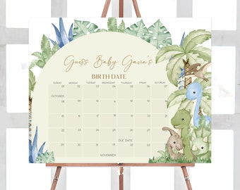 Könnte beinhalten: Ein grünes und braunes Babyparty-Spielschild mit einem Kalender, auf dem die Gäste das Geburtsdatum des Babys erraten können. Das Schild zeigt ein fantasievolles Dschungelthema mit Dinosauriern und Palmen.