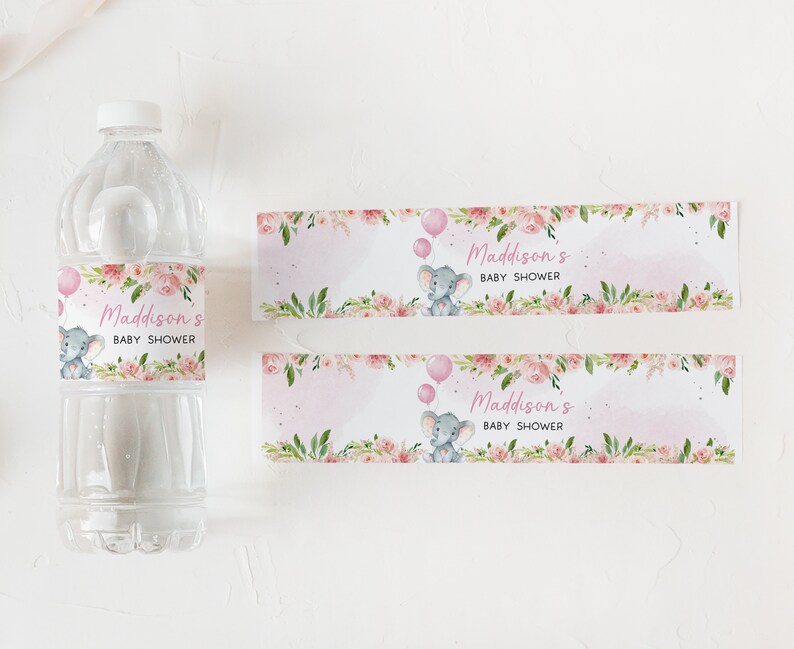 Pu&ograve; includere: Etichetta per bottiglia d'acqua con un design floreale rosa e un adorabile elefante che tiene palloncini rosa. L'etichetta dice "Baby Shower di Maddison".