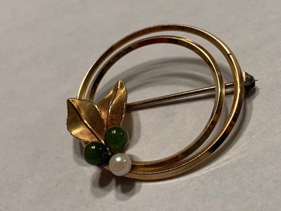 1950s gold and green and pearl floral brooch - image 3