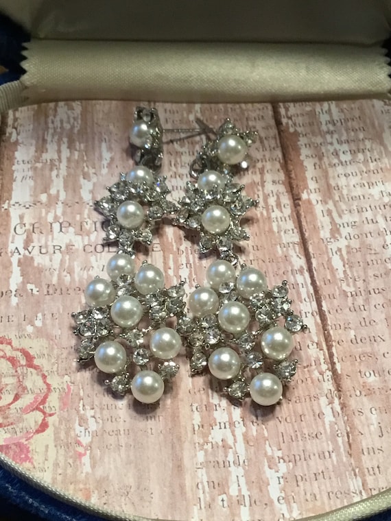 Pearl and Crystal Dangle Post earrings - bridal WE