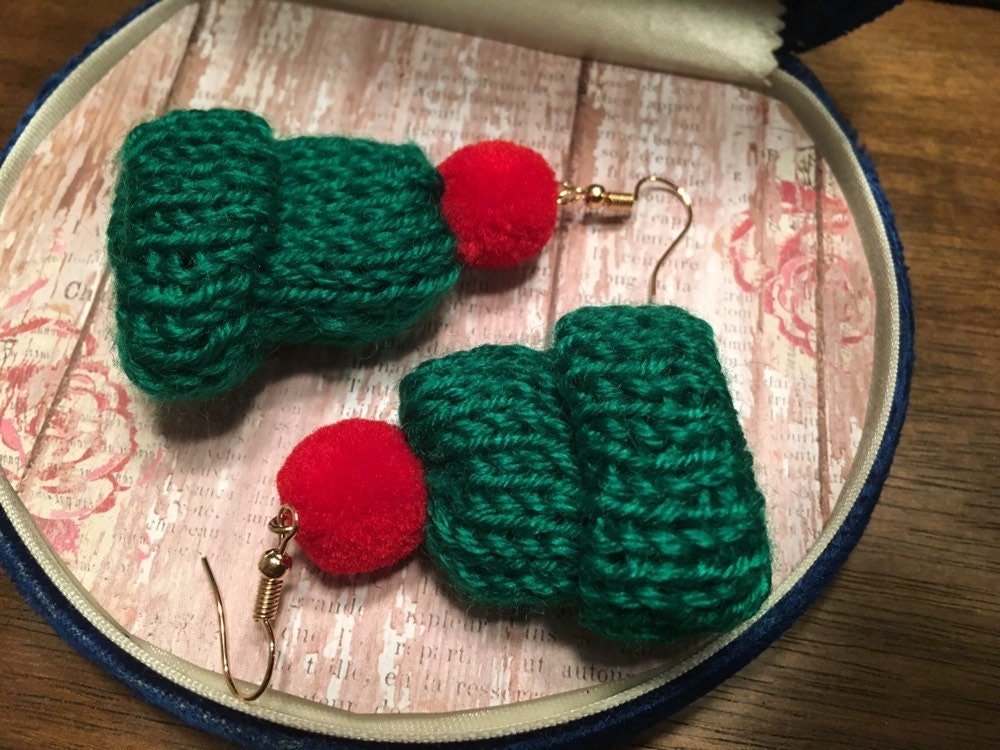 Winter hat toboggan hat Knitted hat with pom pom earrings Etsy