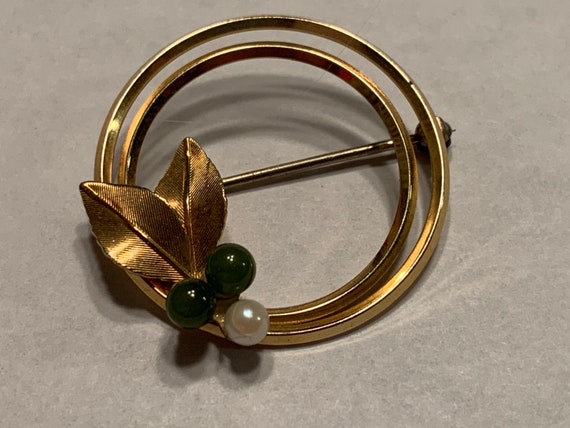 1950s gold and green and pearl floral brooch - image 1