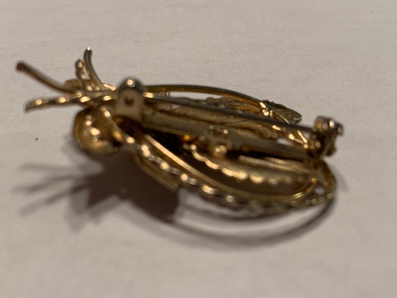 1950s gold and pearl floral brooch - image 6