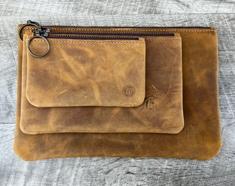Estojo de couro com zíper (necessaire de maquiagem, carteira de mão, porta-cartões, estojo para lápis, nécessaire de viagem) - Personalizado/Monogramado, couro legítimo.