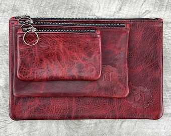 Estojo de couro com zíper (necessaire de maquiagem, carteira de mão, porta-cartões, estojo para lápis, nécessaire de viagem) - Personalizado/Monogramado, couro legítimo.