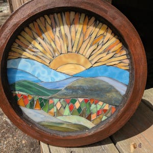 Shine On Me, en unik bergsscen av glasmosaik