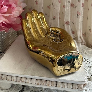 Ceramic Gold Hand Sphere Holder