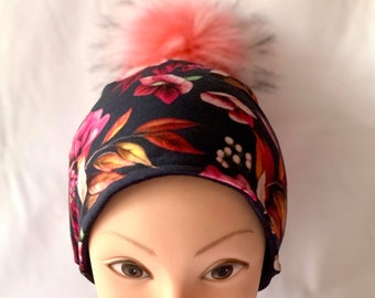 tuque beanie bonnet femme automne hiver jersey coton doublée micro polar fond marine fleurs, pompon rose fausse fourrure