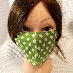 masque facial de protection 100 %coton, réutilisable et lavable, double épaisseur, élastique souple derrière les oreilles prêt à partir vert pois blanc