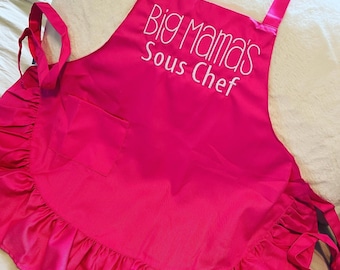 Personalized embroidered kids apron, kids ruffle apron, kids apron, gifts for kids, pink apron, white apron, birthday gift, name apron, gift