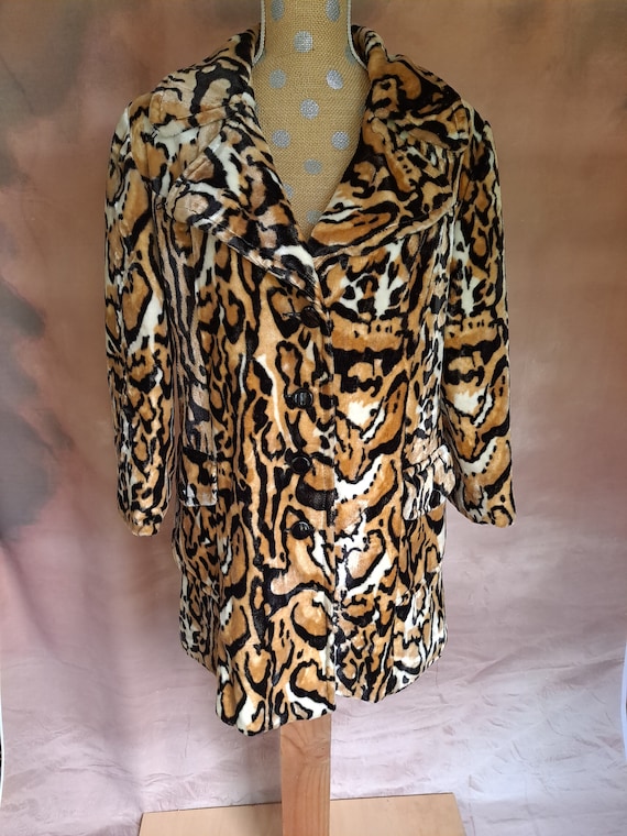 Stunning Vintage Faux Fur Leopard Coat