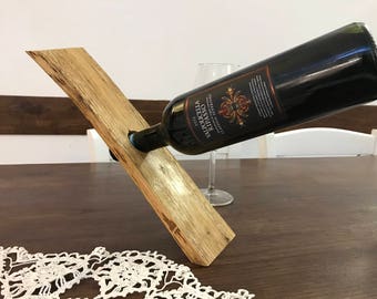 Wine bottle stand