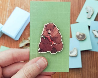 Brown Bear with Salmon Wooden Pin