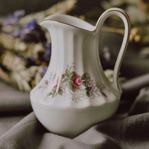 Pot à lait ou à crème, vintage, porcelaine, Wunsiedel, BEIEREN, DUITSLAND, fleurs, cruche de lait, café, thé, lait, decor, collectie, kan