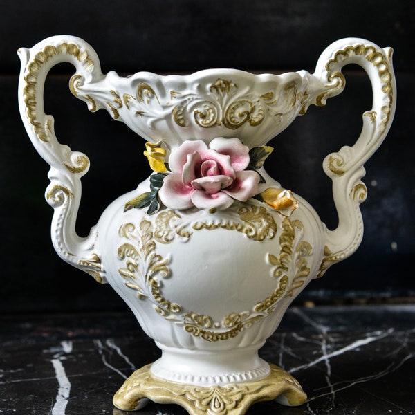 Vintage, Capodimonte, Porcelain Roses Vase, Fabriqué en Italie blanc - beige, porcelaine, intérieure, decor, interior, ваза, Италия