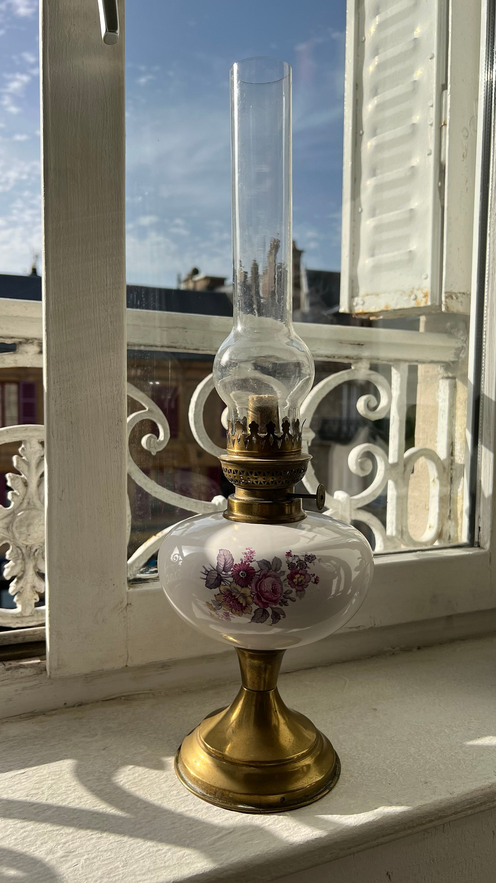Lampe à Pétrole En Porcelaine - Style Art Déco Blanc - Occasion En Très Bon État Général