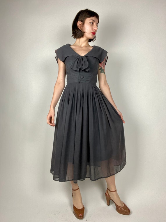 1950s Charcoal Grey Fit and Flare Dress | Size Sm… - image 2
