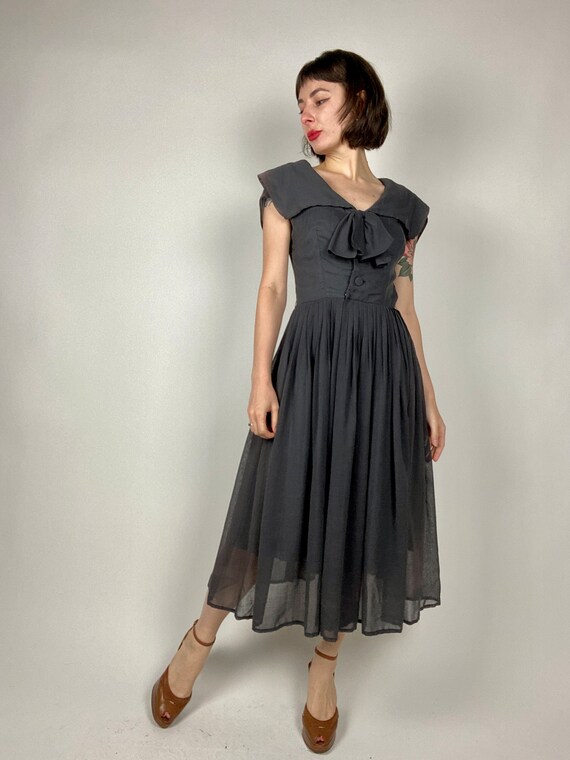 1950s Charcoal Grey Fit and Flare Dress | Size Sm… - image 5