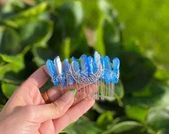 Hair comb with light blue raw quartz crystals, ideal for brides or bridesmaids