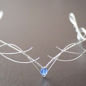 tiara celtica realizzata a mano, color argento, perfetta per matrimoni simbolici o per cosplay a tema elfico immagine 2