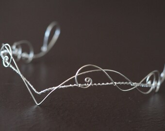 Handgemaakte Keltische tiara, zilverkleur, perfect voor symbolische bruiloften of elfen-thema cosplay, uniek in zijn soort