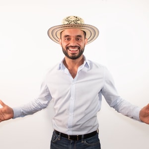 6 Pack Adult's Size Vueltiao Colombian Hat made of Cardboard for Parties- Sombrero Vueltiao de Carton para Fiestas/Cotillon/Hora Loca