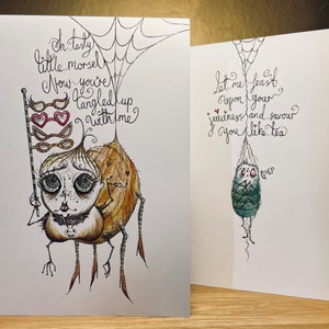 Biglietto ragno, biglietto di San Valentino, ragno che mangia una mosca, amore oscuro, andare a vivere insieme, biglietto di fidanzamento, umorismo nero, biglietto divertente