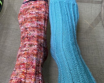 Vissenstaart Sock pattern PDF knitting pattern download; great cuff-down size-inclusive pattern for variegated yarns, test knit