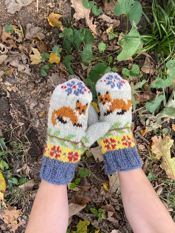 Woodland Fox Mitten knitting pattern PDF download, great for handspun yarn