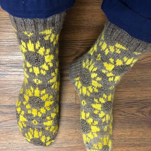 Helianthus Socks knit, spin, & dye, pattern PDF download, works well with handspun yarns or commercial yarns