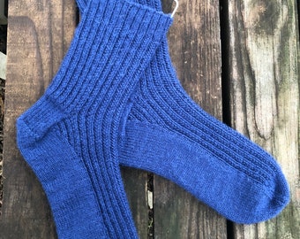 Farrow-Rib Socks knitting pattern PDF download