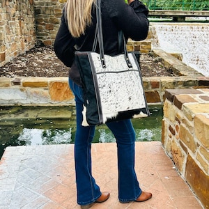 Bolso tote de piel de vaca blanca y negra / Bolso de mano de cuero hecho a mano