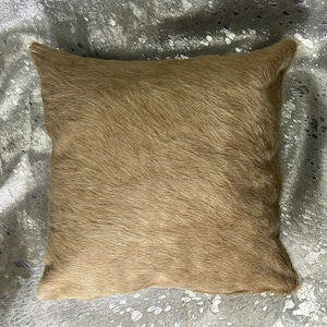 Lichtbeige koeienhuid kussensloop |  18 x 18 inch | Bruin verweerde leren achterkant - nieuwe koeienhuid kussenhoes - kerstcadeau