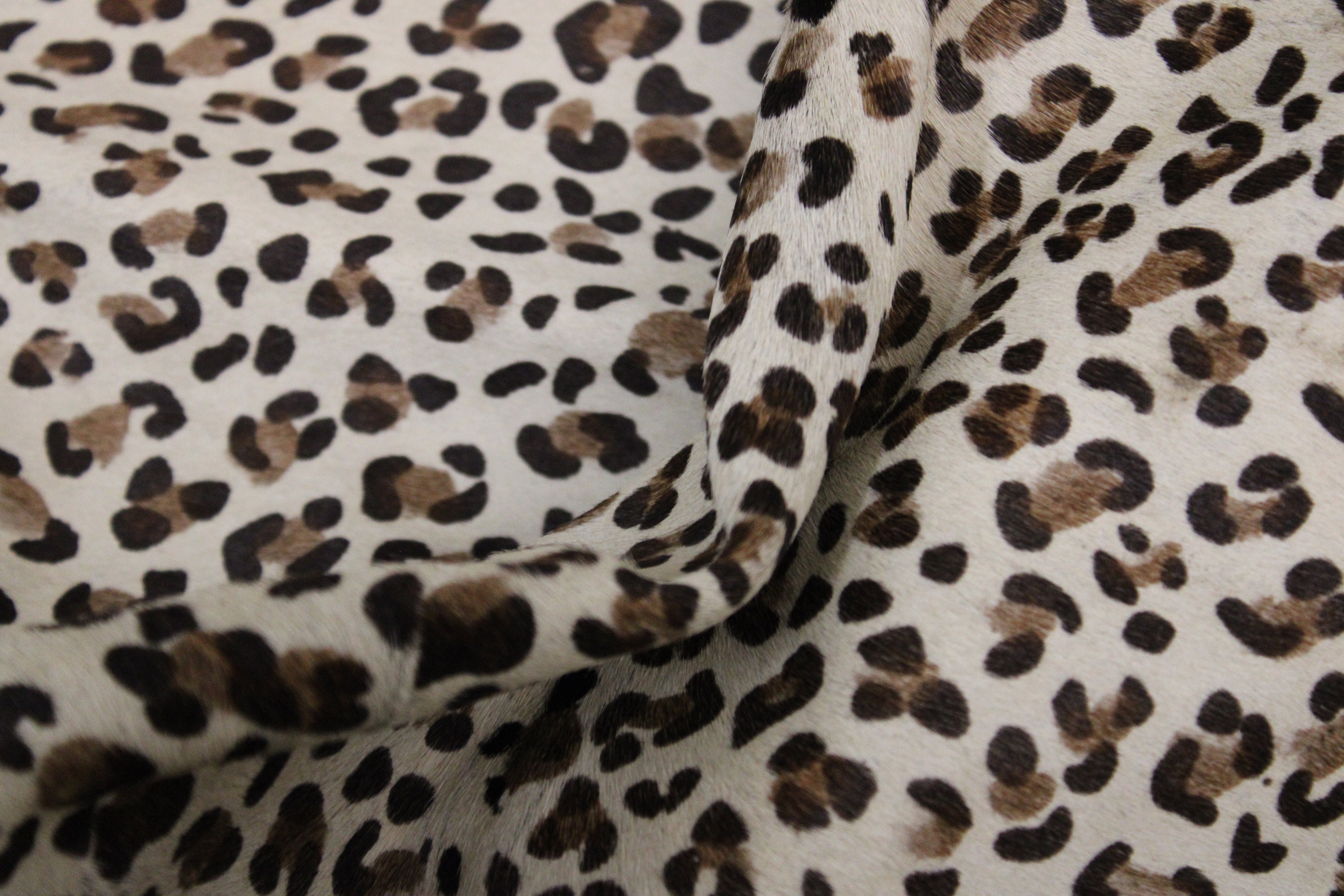Half Hide Cowhide Leopard Print - 20/23 Sqft Approx, HOH
